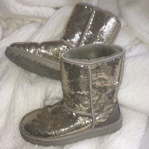 Sequin UGGS
